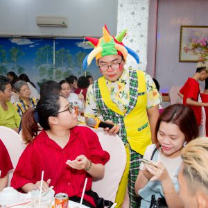 thuê chú hề hoạt náo mc sinh nhật cho bé