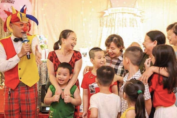 thuê chú hề hoạt náo