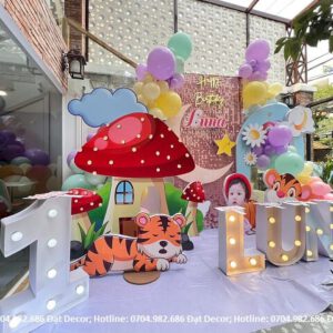 Trang trí sinh nhật cho bé gái chủ đề rừng xanh