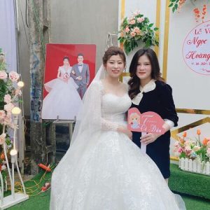 Hashtag cầm tay đám cưới