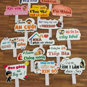 Mẫu Hashtag cầm tay chụp hình đẹp