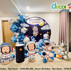 Trang trí backdrop sinh nhật phi hành gia