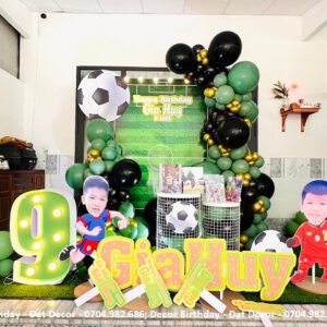 thi công backdrop chủ đề đá bóng