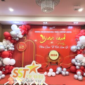 Giá trang trí tiệc tất niên