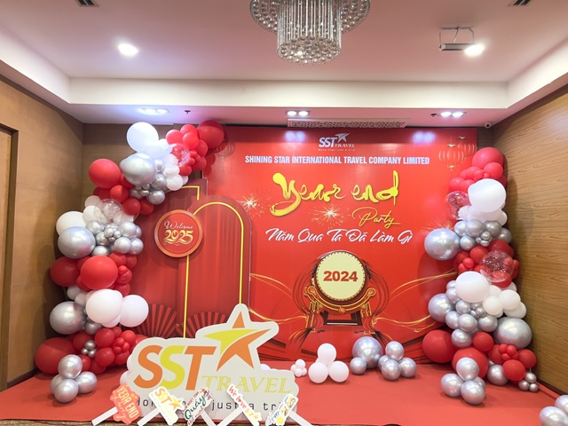 Giá trang trí tiệc tất niên