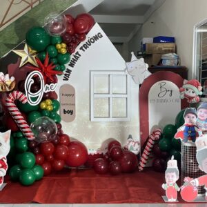 Cổng chào Noel bằng bóng bay đỏ trắng