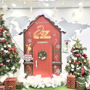 Decor Noel cho văn phòng công ty tại TP.HCM