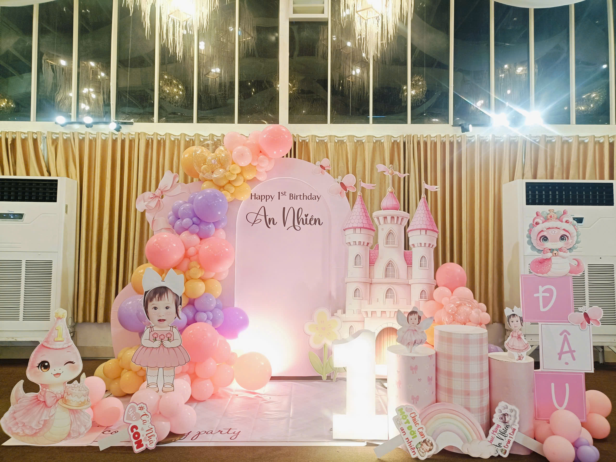 trang trí sinh nhật 1 tuổi tuổi Tỵ