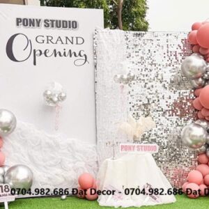 Backdrop trang trí khai trương shop quần áo chuyên nghiệp, sang trọng