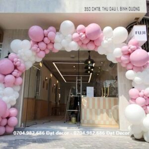 cổng bong bóng khai trương spa phong cách sang trọng