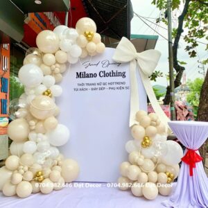 Decor khai trương shop quần áo cá tính và hiện đại