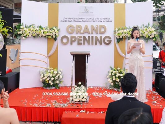 Mẫu trang trí khai trương văn phòng công ty đẹp nổi bật