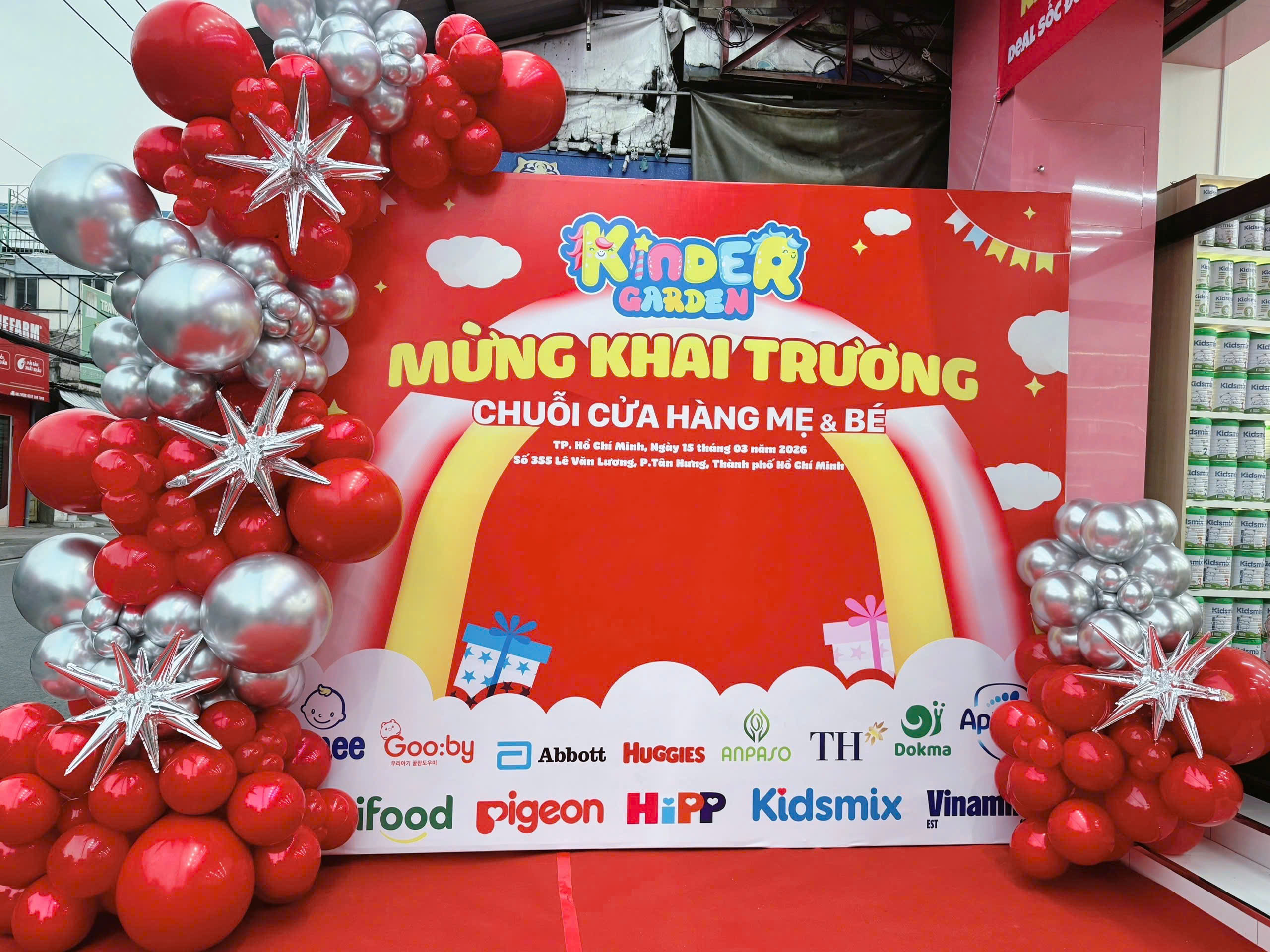 backdrop khai trương tông đỏ